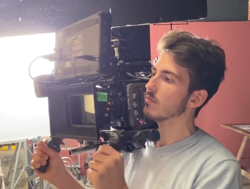 Luca Goudon qui réalise une pub