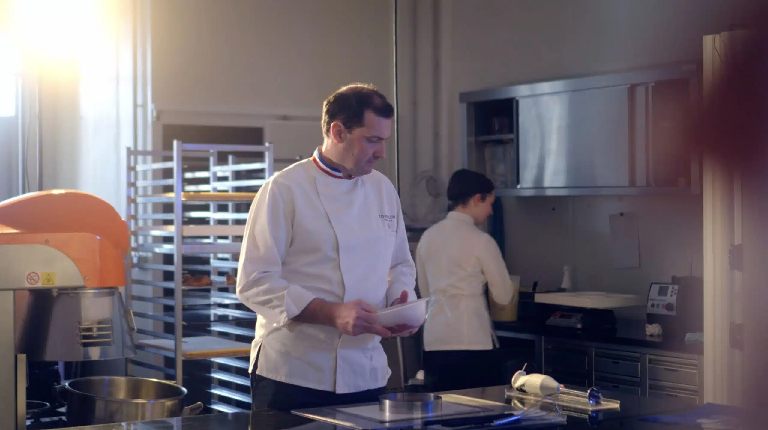 Capture d'écran d'une vidéo pour Yann brys le tourbillon par l'Agence vidéo Yummy film basée dans les Alpes-Maritimes